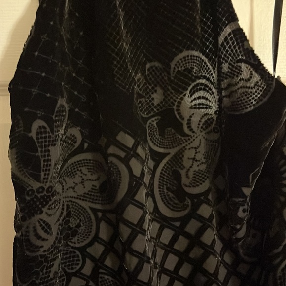 Sophia Michelle black velvet halter top - Picture 3 of 7